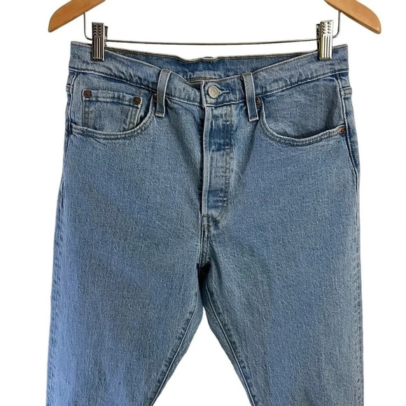 Levis Light Wash W29 L28 Womens Denim Jeans Cutoff Frayed Hem Blue Solid Pattern - Picture 4 of 10